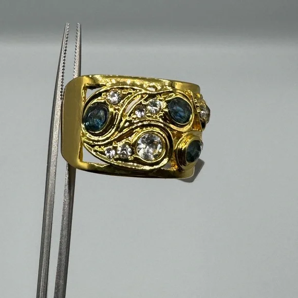 14k Blue Topaz Band - Picture 5 of 10